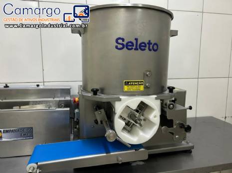 Formadora de nuggets steak cubinhos hamb�rguer Seleto 2.100 unidades por hora