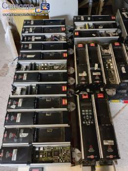 Lote com 24 inversores de frequ�ncia Danfoss VLT 5000