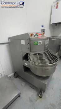 Amassadeira masseira em inox com batedor espiral Metal�rgica Pescador