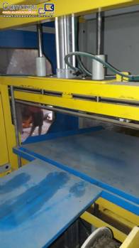 Termoformadora autom�tica para potes em PVC, PET, PS RenaMAK