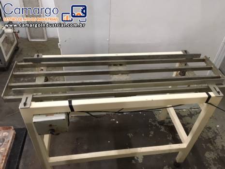 Mesa vibratória para formas de chocolate Jcmaq