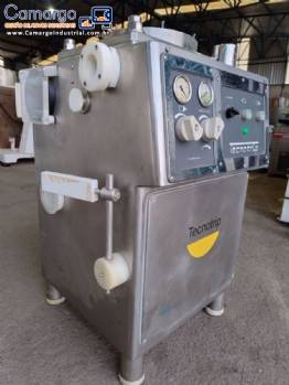 Embutideira em inox cont�nua a v�cuo Tecnotrip