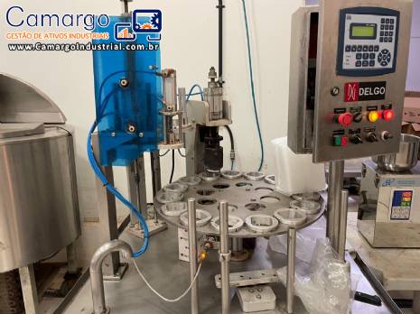 Envasadora rotativa automtica com seladora tampadora para potes e frascos Delgo